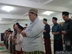 Salat Tarawih Kilat di Indramayu, 18 Detik Per Rakaat