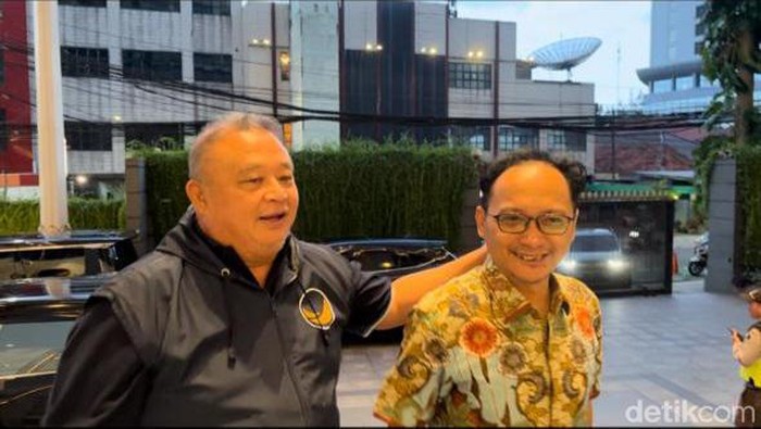 Sekjen DPP PKB, M Hasanuddin Wahid atau Cak Udin (kanan) (Rumondang N/detikcom)