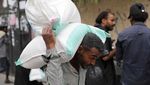 Semringah Warga Yaman Terima Bantuan Pangan Saat Ramadan