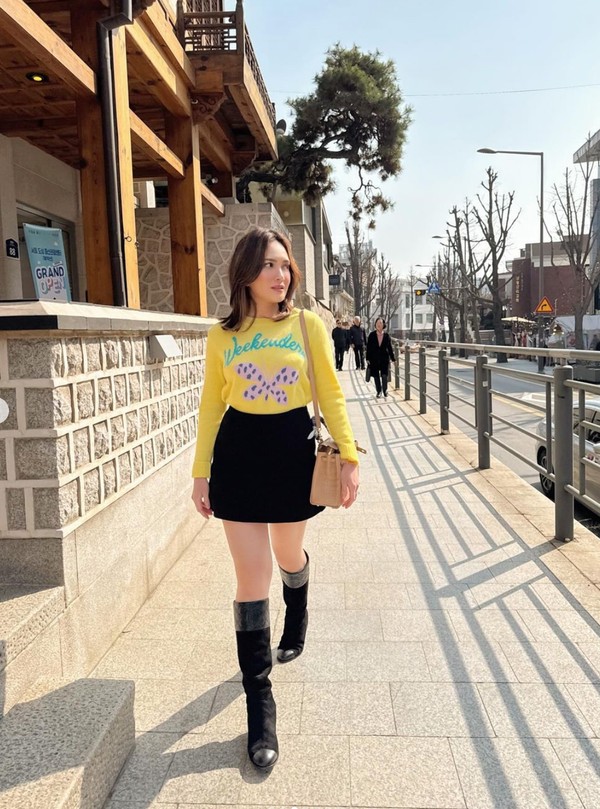 7 Gaya Shandy Aulia Liburan ke Korea, Bak ABG Pakai Rok Mini & Sepatu Boots