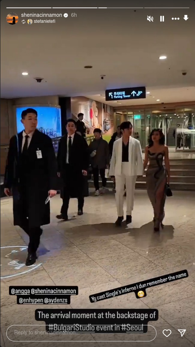 Dalam postingan lain, Angga dan Shenina juga terlihat ngobrol dengan Lisa BLACKPINK. Foto: Instagram