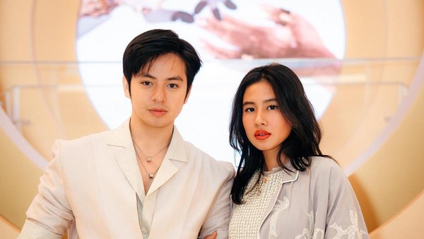Gaya Serasi Shenina Cinnamon dan Angga Yunanda Hadiri Acara Bulgari di Korea