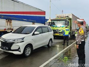 Pantura Demak Macet 6 Km Imbas Banjir Kaligawe, Ini 2 Jalur Alternatifnya