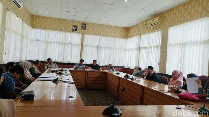 Suasana RDP DPRD Bone dengan 25 nakes yang kelulusan dianulir.