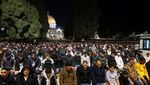 Suasana Salat Tarawih di Masjid Al-Aqsa