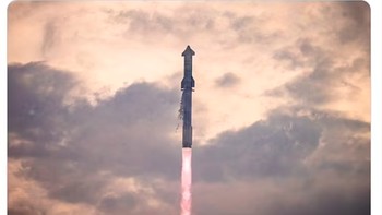 Meski demikian, uji penerbangan ini tetap dianggap pencapaian baru. Petugas operasi SpaceX, Gwynne Shotwell, mengucapkan selamat kepada seluruh tim setelah peluncurannya. Foto: SpaceX via Daily Mail