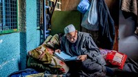 Terlebih di bulan Ramadan ini, mereka akan lebih banyak membacanya. Omar Qattaa/Anadolu via Getty Images. 