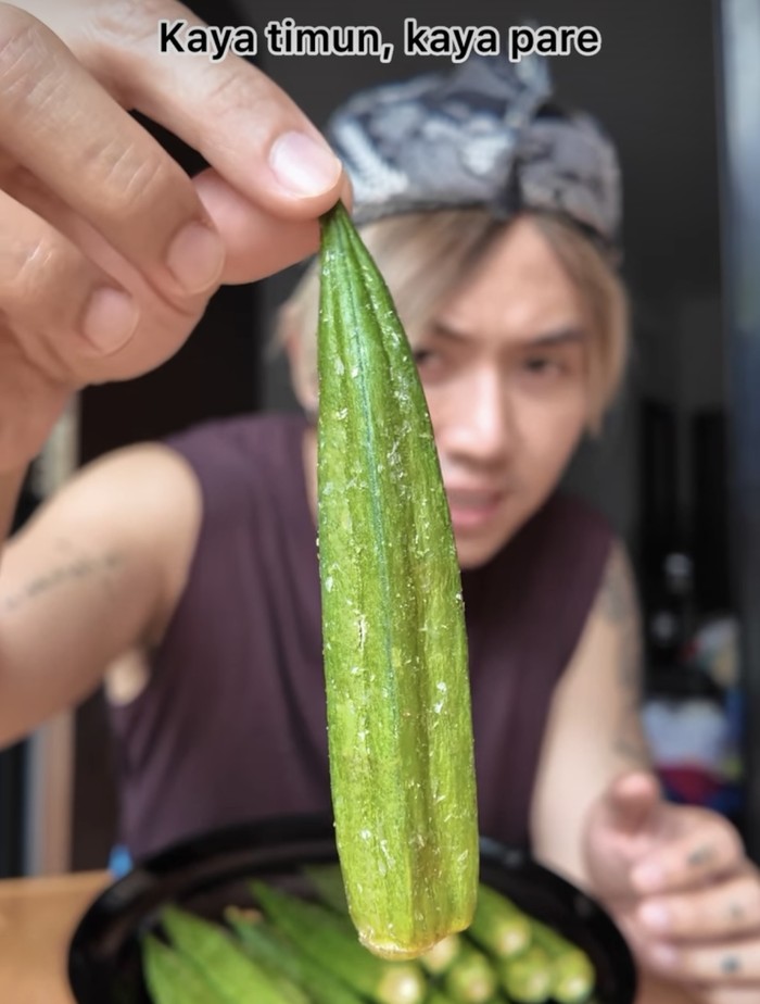 10 Potret Seru Rafael Tan Makan Bakso hingga Sop Babi di Thailand