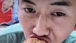 10 Potret Seru Rafael Tan Makan Bakso hingga Sop Babi di Thailand