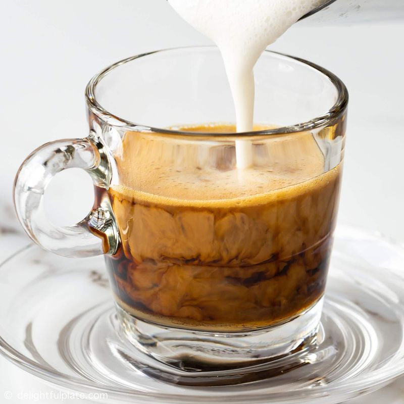 5 Bahan Ini Bikin Kopi Makin Enak dan Tak Membosankan