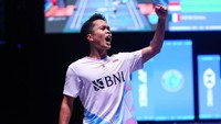 Anthony Ginting bangkit di gim kedua. Ia tancap gas dan menang 21-15. Foto: dok. PP PBSI