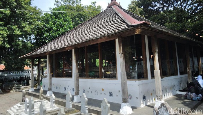 Bale Mande Jajar di Cirebon