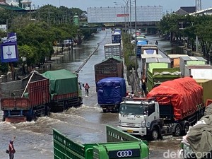 Banjir di Semarang Mulai Surut, Pemkot-BBWS Kerahkan Pompa Portabel