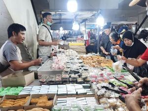 Curhatan Kocak Orang-orang Rebutan Takjil dengan Non Muslim Saat Ramadan