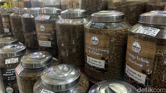 Dunia Kopi Pasar Santa