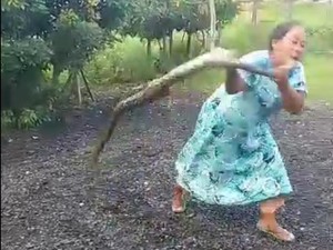 Ras Terkuat Bumi yang Banting Piton Pemangsa Ternak Itu Bernama Mbak Pat