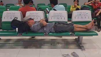 Cara Menyebalkan Menjadi Turis Di Thailand Foto: Boredpanda