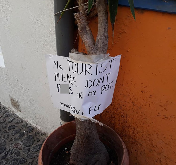 Foto Kelakuan Turis
