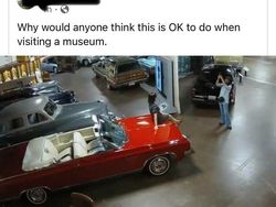 Foto Kelakuan Turis Bikin Tepok Jidat, Ada di Indonesia