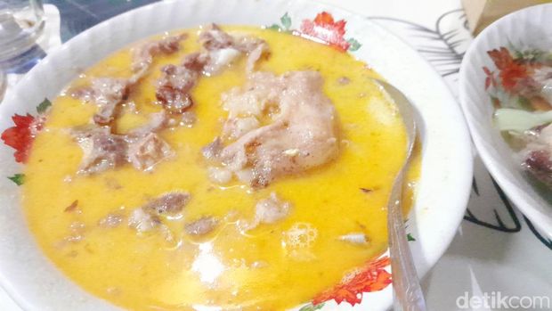 Gulai kambing Galunggung di Pangandaran.