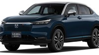 Kalaupun ada yang baru adalah, Honda menawarkan varian  HuNT untuk Honda HR-V 2024 versi Jepang. Warna biru hadir dengan konsep dual tone kombinasi biru di bagian bodi dan perak di bagian atap dan kaca spion. Foto: Dok. Honda