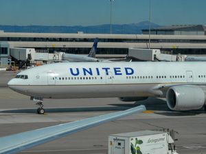 Pilot Lupa Bawa Paspor, Pesawat United Airlines Putar Balik