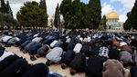 Melihat Salat Jumat Pertama Ramadan di Masjid Al-Aqsa