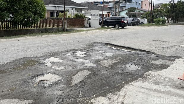 Kondisi Jalan Danau Marsabut, Kota Medan