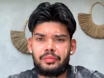 Kiper PSS Anthony Pinthus Minta Maaf Buntut Gestur Tak Pantas ke Suporter