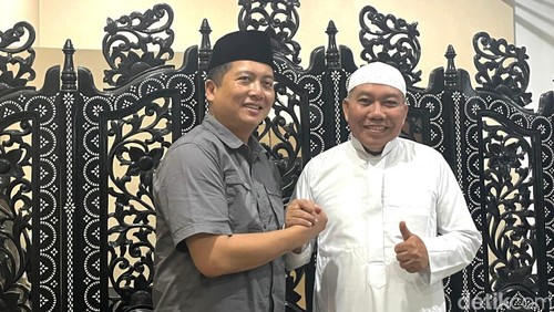Lalu Iqbal (kiri) bersama Ketua DPW PAN NTB Muazzim Akbar saat bertemu pada Sabtu (16/3/2024) malam di Mataram.