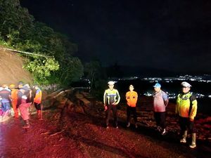 Jalur Majalengka-Kuningan Kembali Tertutup Longsor
