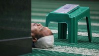 Masjid ini juga dijadikan warga untuk beriktikaf selama Ramadan.