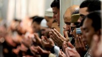 Tidak lupa mereka berdoa untuk kemenangan Palestina.