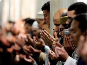 Bacaan Bilal Sholat Tarawih 11 dan 23 Rakaat Lengkap Jawabannya
