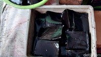 Harga cincau hitam sendiri satu bleknya mencapai Rp 50 ribu.