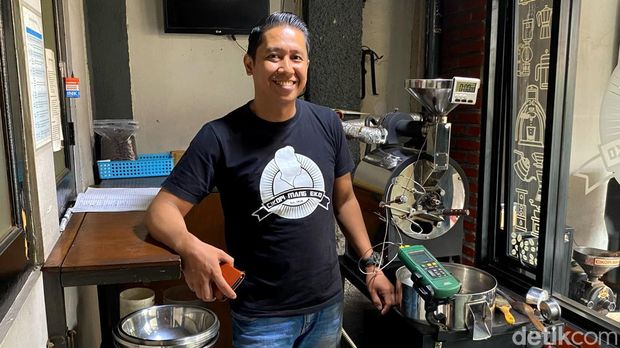 Muhtar Koswara alias Mang Eko.
