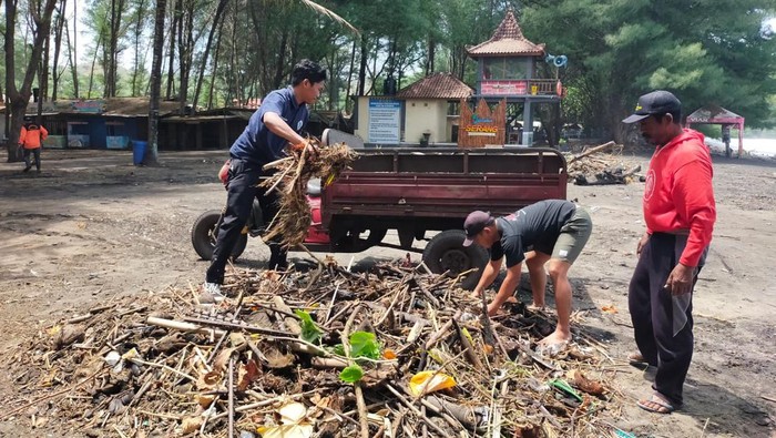 Pantai Serang Blitar