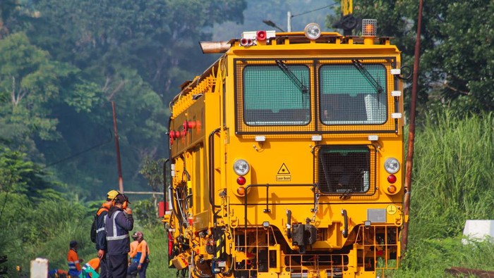 Pengecekan titik rawan bencana di jalur kereta api