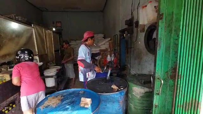 penjual minyak goreng curah di bojonegoro