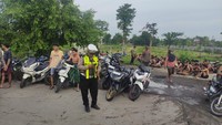 Setelah terjaring pukul 06.15 WIB. Aksi balap liar ini menganggu pengguna jalan lain.