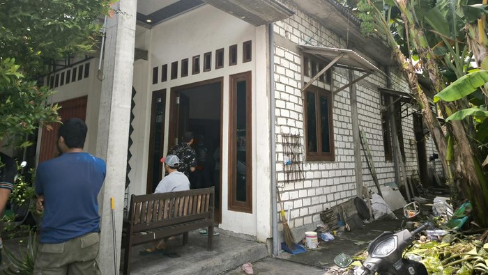 Polisi mendatangi rumah diduga korban perampokan