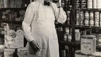 Supermarket pertama konon masih menerapkan sistem memeriksa keperluannya pelanggan melalui telepon. Pada 1916 Piggly Wiggly tercatat sebagai toko swalayan pertama berlokasi di Memphis, Tennessee, Amerika Serikat. Foto: Good Housekeeping