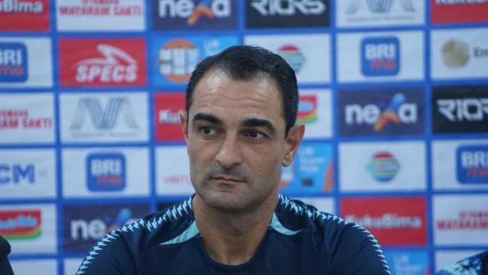 Pelatih PSIS Semarang, Gilbert Agius dalam sesi jumpa pers Sabtu (16/3/2024).
