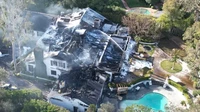 Asal api yang menyebar ke seluruh rumah Studio City di Hollywood Hills milik Cara Delevingne berasal dari bagian belakang rumah. Untuk penyebab api sampai membakar habis rumah tersebut masih dalam penyelidikan. Cara Delevingne mengucapkan terima kasih kepada petugas pemadam kebakaran dan mengatakan kedua kucing yang tinggal di rumah tersebut berhasil diselamatkan. Foto: London Entertainment via Fox News