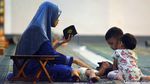Semangat Jemaah Masjid Al Akbar Surabaya Khatamkan Al-Quran di Bulan Suci