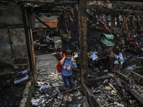 75 Petak Kontrakan-20 Rumah di Palmerah Ludes Terbakar