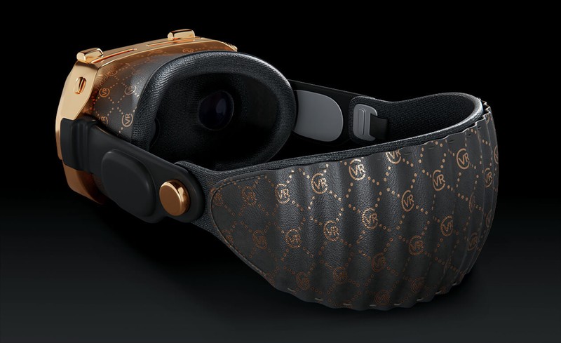 Apple Vision Pro berbalut emas 18K