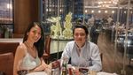 Aulia Sarah Pose Cantik Saat Jajan Yakitori dan Curry Rice