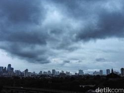 Bibit Siklon Tropis Menguat, BMKG Ungkap Potensi Hujan Lebat di Wilayah Ini