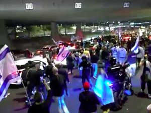 Tuntut Pemilu Baru, Massa Demo di Tel Aviv Blokade Jalan